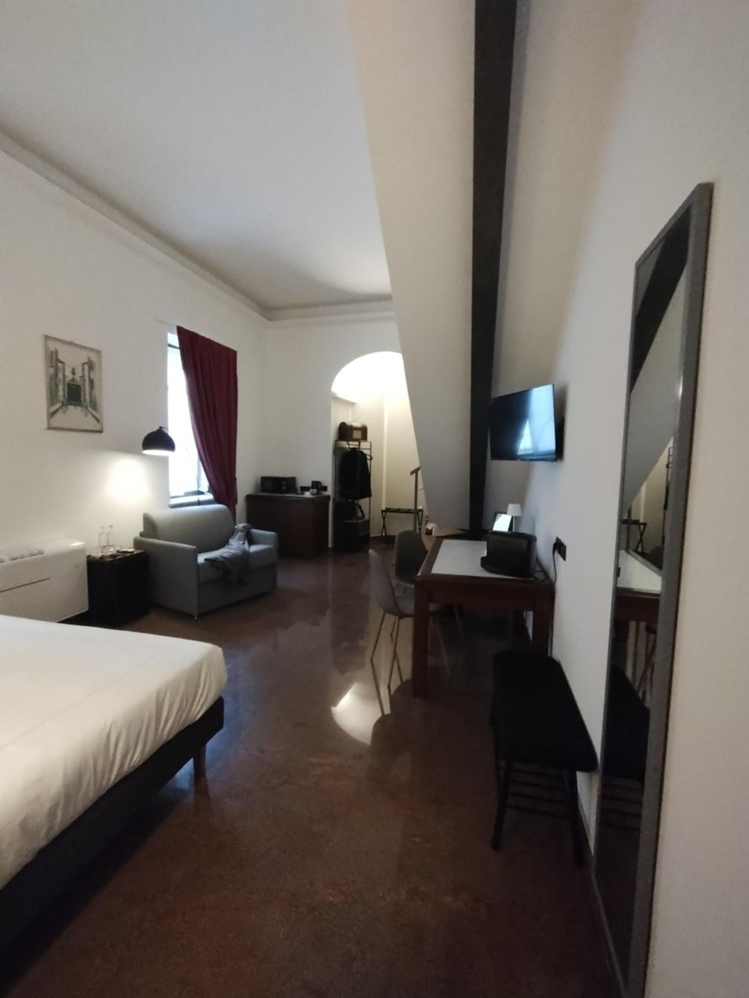 Palazzo Cusani Charming Rooms 베르첼리 외부 사진