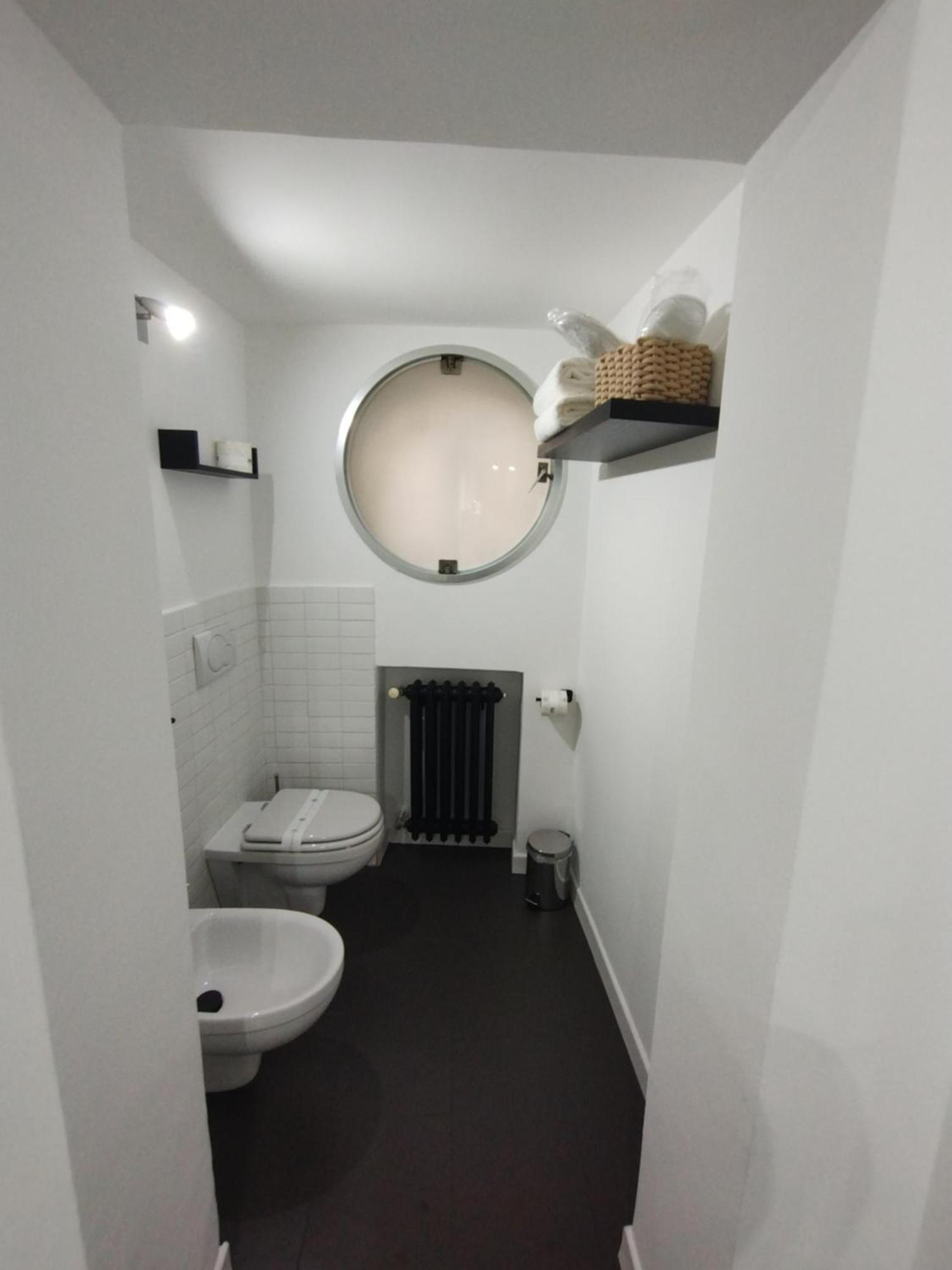 Palazzo Cusani Charming Rooms 베르첼리 외부 사진