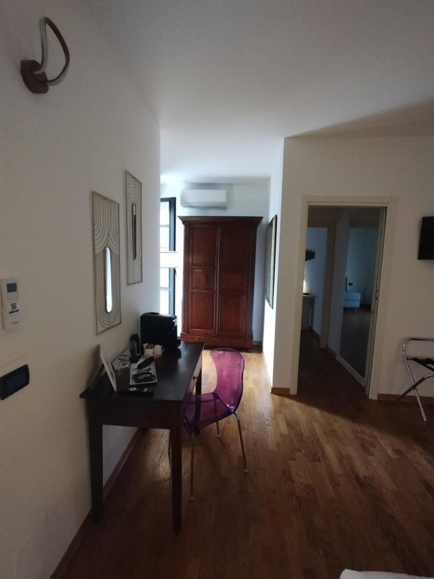 Palazzo Cusani Charming Rooms 베르첼리 외부 사진