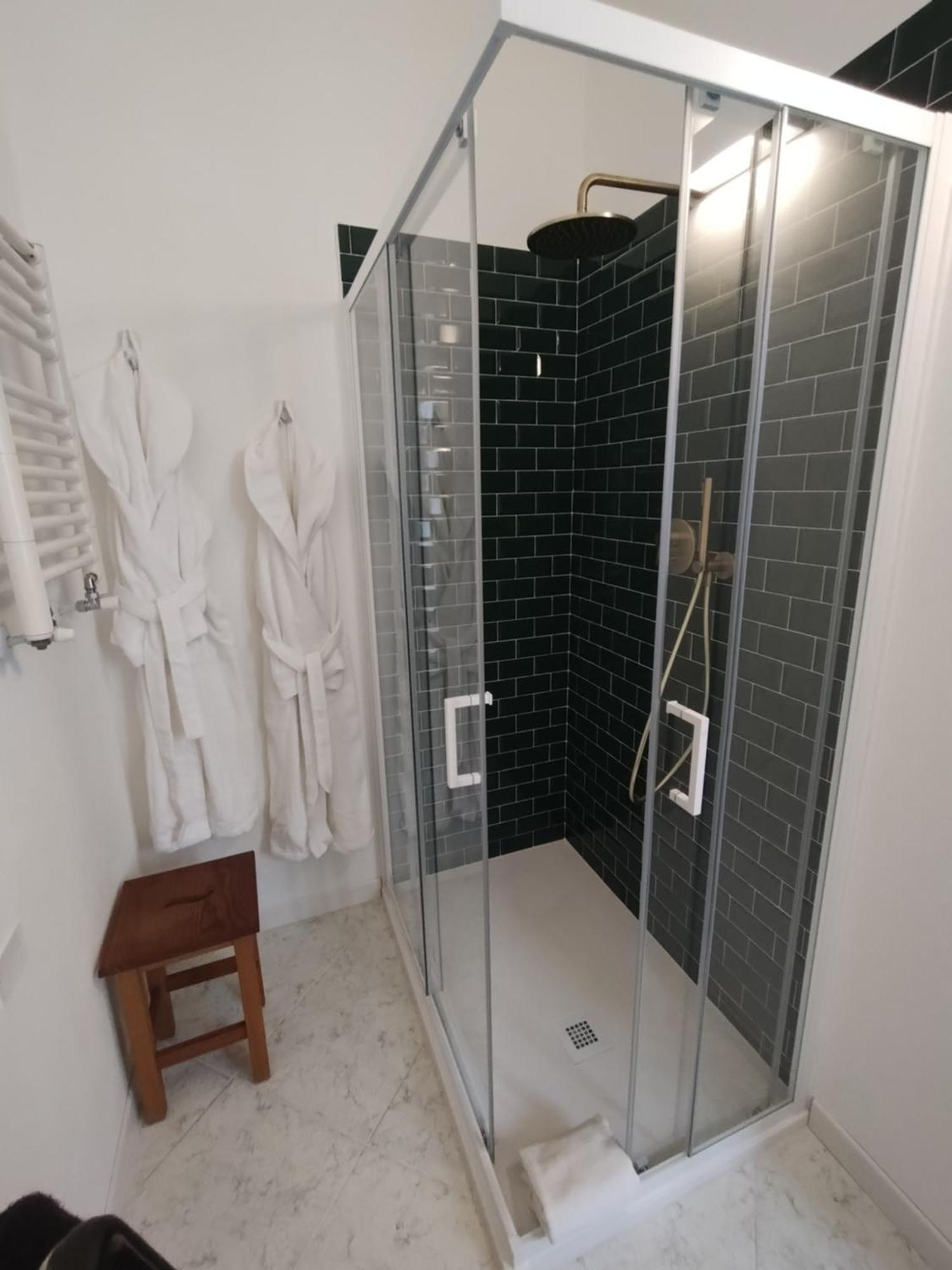 Palazzo Cusani Charming Rooms 베르첼리 외부 사진