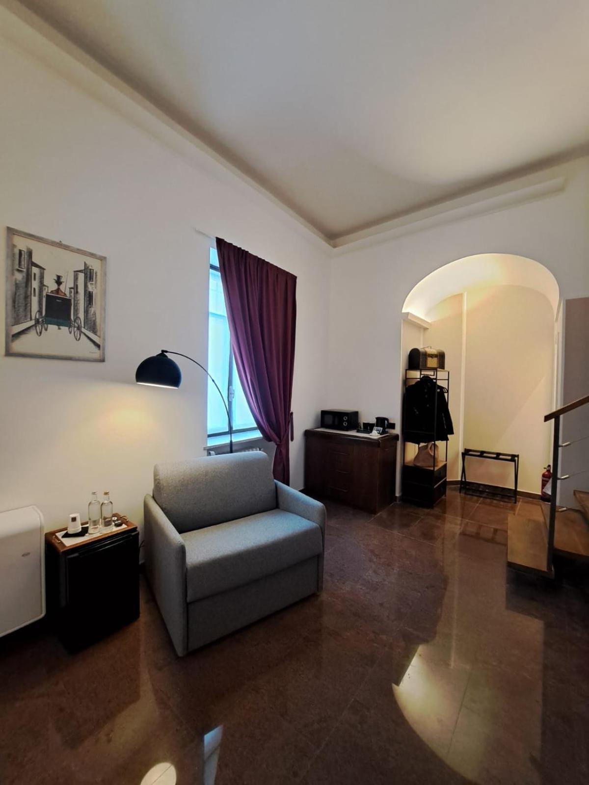 Palazzo Cusani Charming Rooms 베르첼리 외부 사진