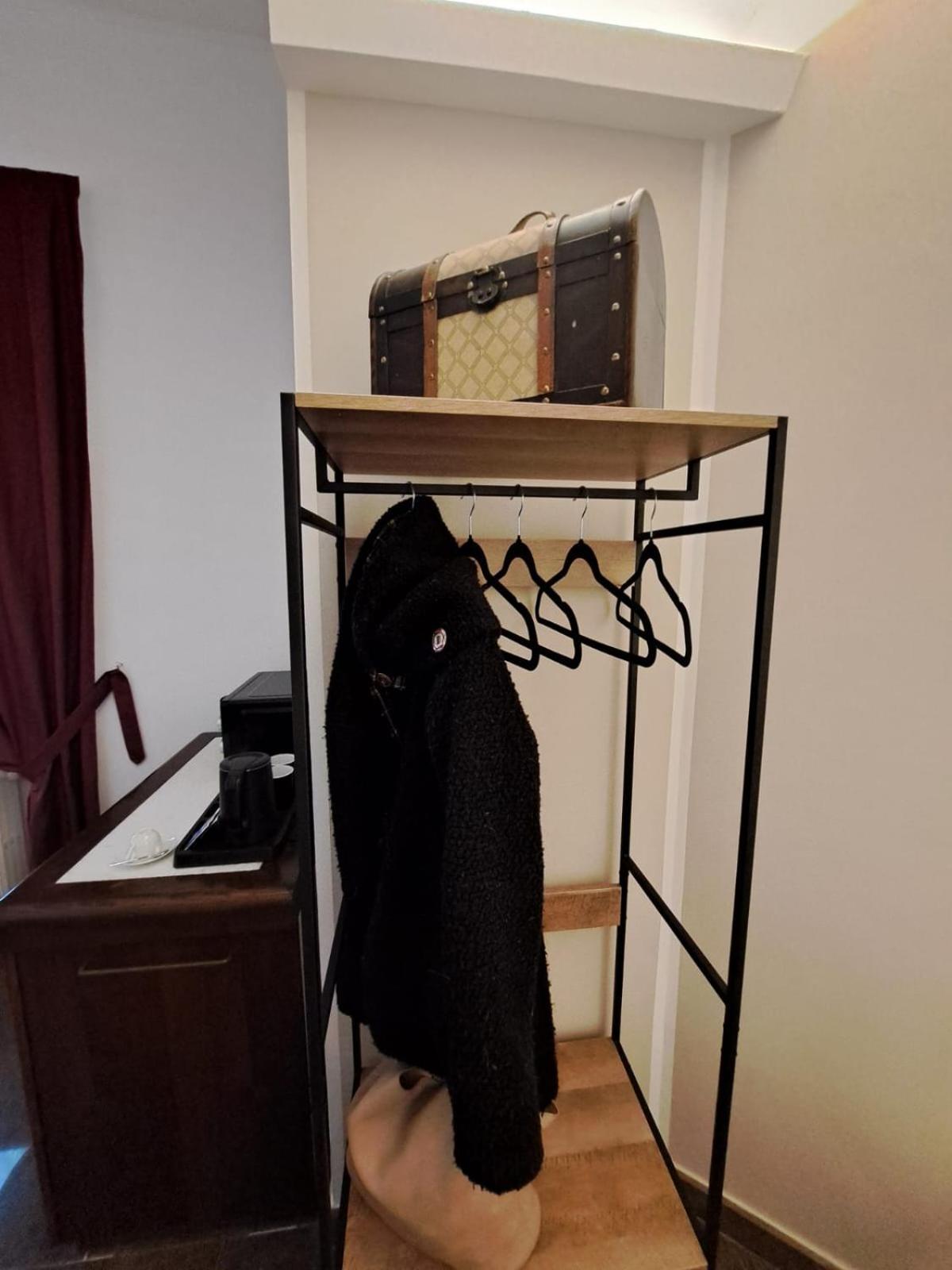 Palazzo Cusani Charming Rooms 베르첼리 외부 사진