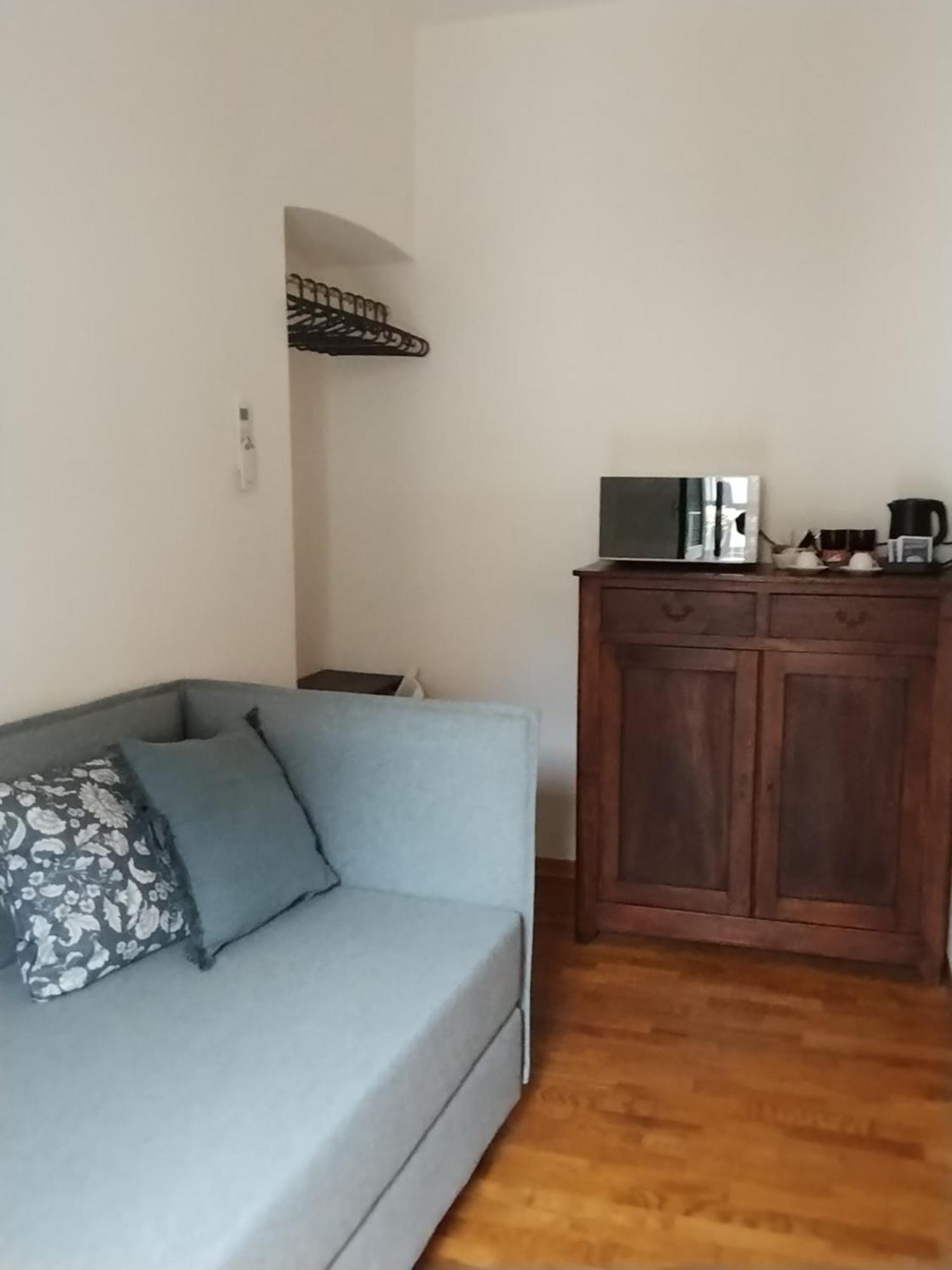 Palazzo Cusani Charming Rooms 베르첼리 외부 사진